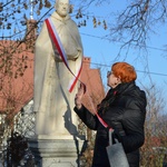 Poświęcenie pomnika św. Brata Alberta w Radwanowicach