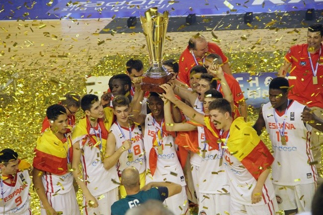 (Sierpień) Po raz pierwszy w Radomiu odbyły się Mistrzostwa Europy w Koszykówce dla juniorów