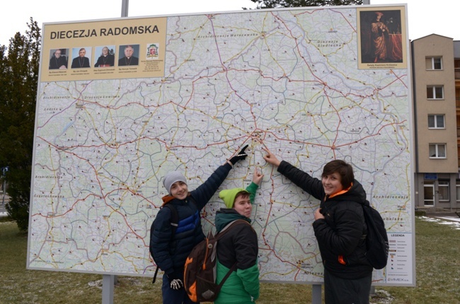 (Styczeń) Przed radomską katedrą stanęła mapa diecezji 