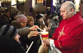 W czasie liturgii kilkadziesiąt osób miało okazję złożyć przyrzeczenie Duchowej Adopcji Dziecka Poczętego.