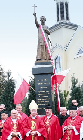 ▲	Po poświęceniu pomnika.