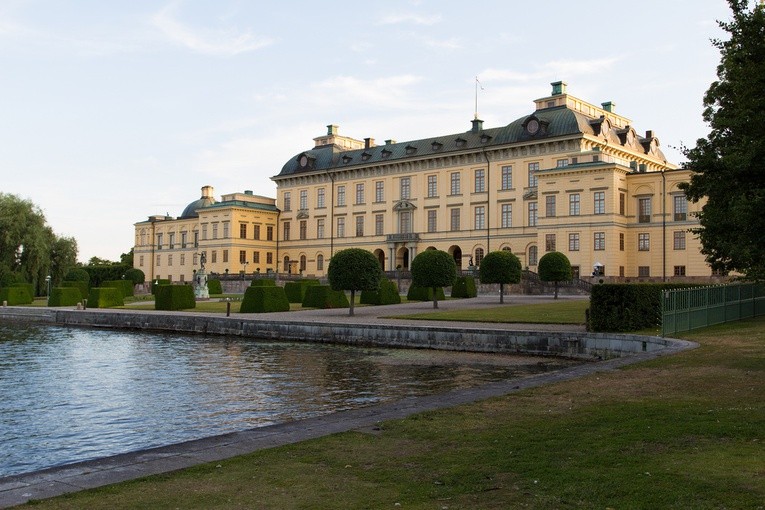 Królowa Szwecji twierdzi, że mieszka w pałacu z... duchami