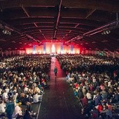 Spotkania Taizé to w praktycznie wyłącznie modlitwa.  A ona zawsze łączy.