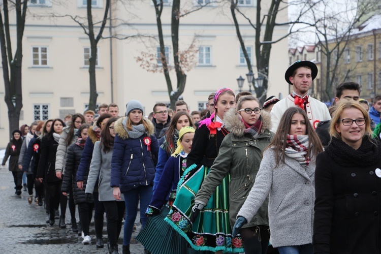 Polonez maturzystów w Łowiczu