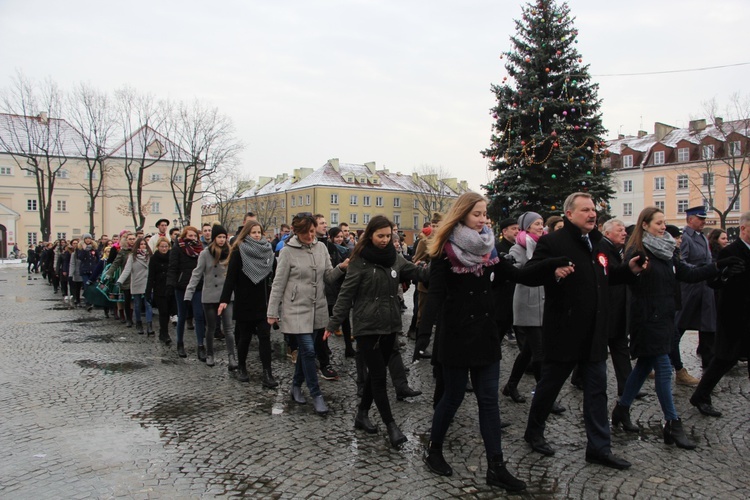 Polonez maturzystów w Łowiczu