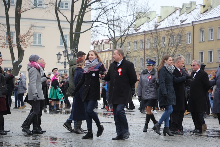 Polonez maturzystów w Łowiczu