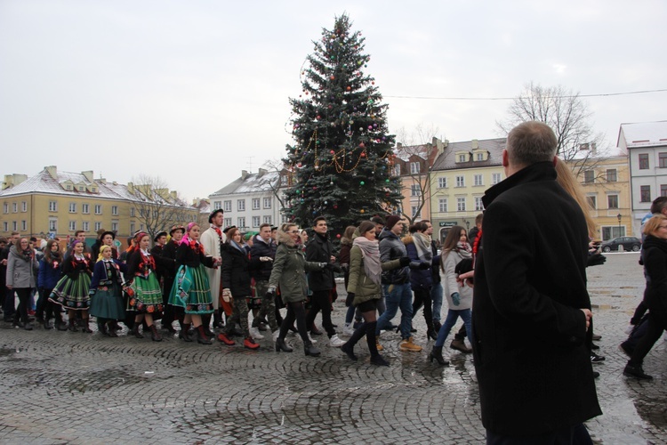 Polonez maturzystów w Łowiczu