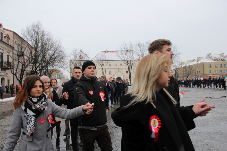 Polonez maturzystów w Łowiczu