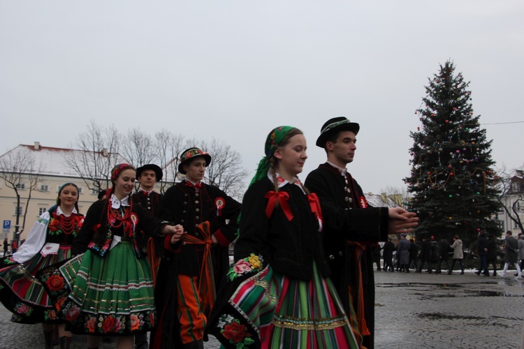 Polonez maturzystów w Łowiczu