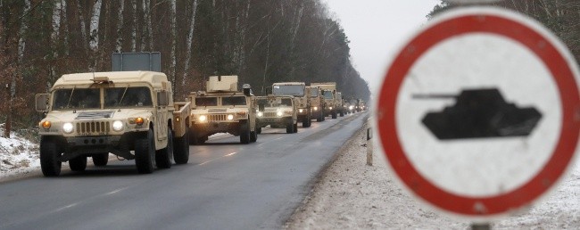 NATO: amerykańskie czołgi są odpowiedzią na działania Rosji