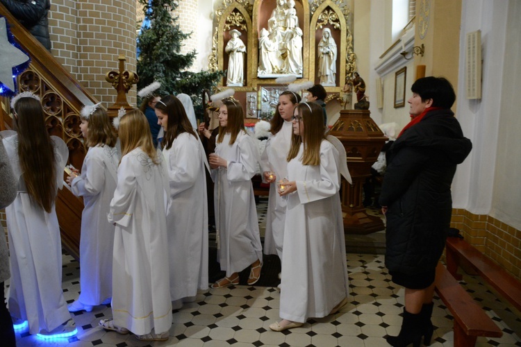 Dzieci kolędujące w Borkach Wielkich