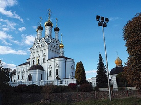 Piękna cerkiew w Bagrationosku jest miejscem modlitwy wiernych prawosławnych.