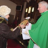 ▲	Ceremonii w kołobrzeskiej bazylice towarzyszyła specjalna modlitwa i akt oddania się Matce Bożej.