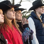 Nie wszystkie kobiety szły w antyprezydenckim marszu kobiet. Dziewczyny z Teksasu cieszą się z nowego prezydenta.