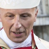 Bp Solarczyk do osób konsekrowanych: Bądźcie pochodnią dla pogrążonego w ciemnościach świata