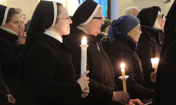 Siostry i zakonnicy odnowili swoje śluby i przyrzeczenia zakonne