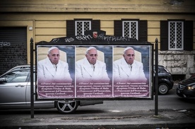 Jest śledztwo w sprawie antypapieskich plakatów