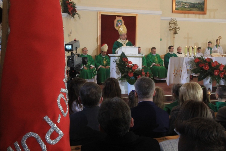 Uroczyste poświęcenie dzwonów w Luzinie