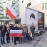 Protesty przed siedzibą BBC w Londynie wobec używania przez zagraniczne media sformułowania „polskie obozy śmierci”.