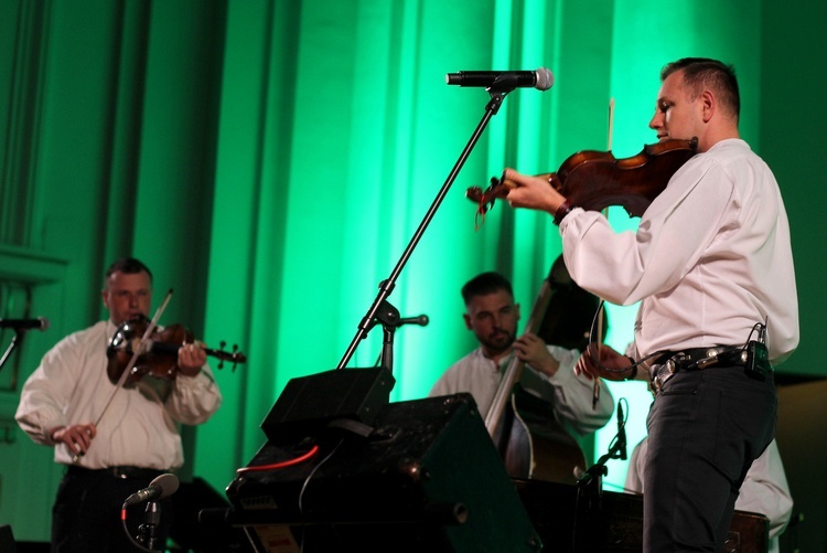 Koncert "Groj, muzycko, groj! Miłość ceko na nos!"