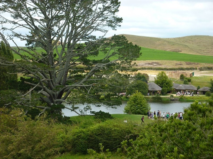 Hobbiton Movie Set - wioska hobbitów w Nowej Zelandii