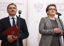 CBOS: Polacy mocno podzieleni ws. reformy oświaty