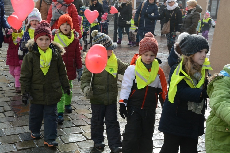 Walentynkowy korowód Fundacji "Dom"