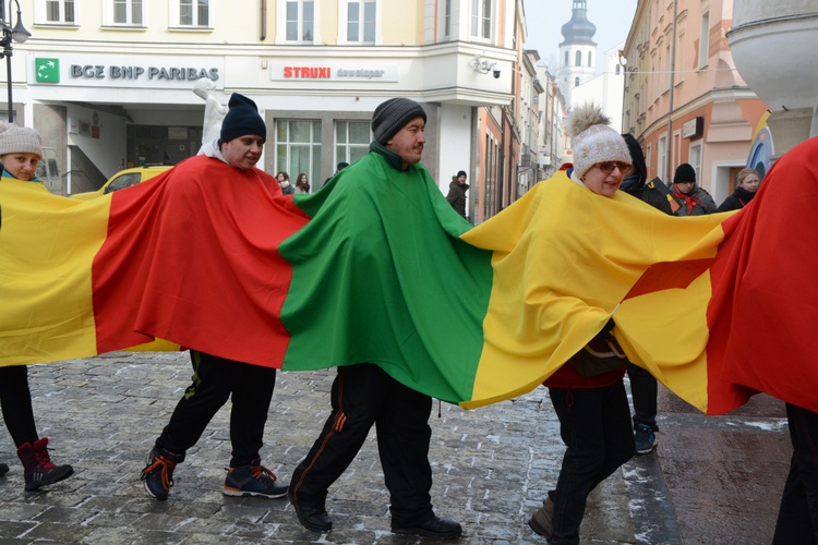 Walentynkowy korowód Fundacji "Dom"