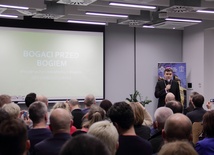 Przybyłych na konferencję przedsiębiorców powitał bp Zbigniew Zieliński