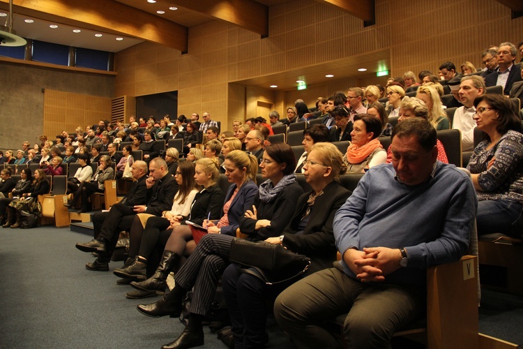 Konferencja "W trosce o jakosć powietrza na Śląsku. Pedagogika i duchowość ekologiczna PILGRIM",  18 luty, Katowice