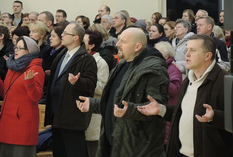 Czuwanie Odnowy w Duchu Świętym w kościele św. Andrzeja Boboli