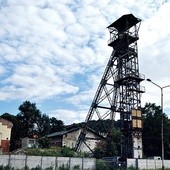 Jeden z szybów na Starym Zdroju w pobliżu wałbrzyskiego hotelu „Sudety”.