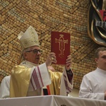 Święcenia diakonatu w kościele Podwyższenia Krzyża i św. Herberta w Katowicach, 25 lutego 2017.