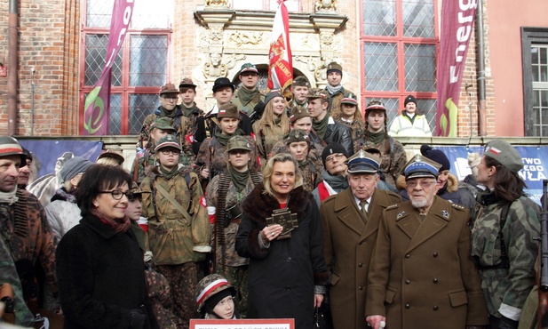 W uroczystościach wzięła udział córka gen. Władysława Andersa - Anna Maria Anders (w środku)