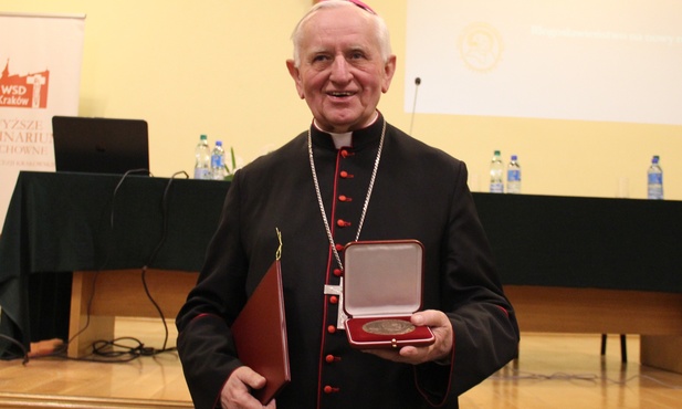 Nagroda dla abp. Damiana Zimonia