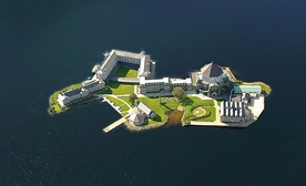 Station Island jest jedną z 46 wysp na jeziorze Lough Derg.