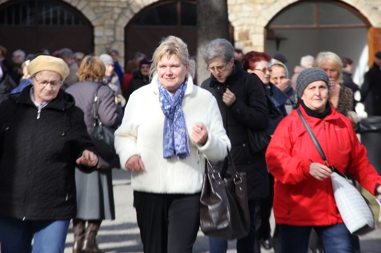 Czciciele o. Pio w Nowym Sączu