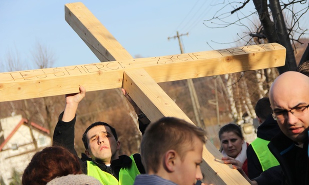 Każdy mógł się przytulić do krzyża