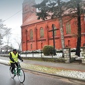 Mężczyzna nie wyobraża sobie życia bez ruchu. Przyznaje, że choroba, która przykułaby go  do łóżka, byłaby dla niego wyzwaniem. Wolałby do wieczności wjechać rowerem.