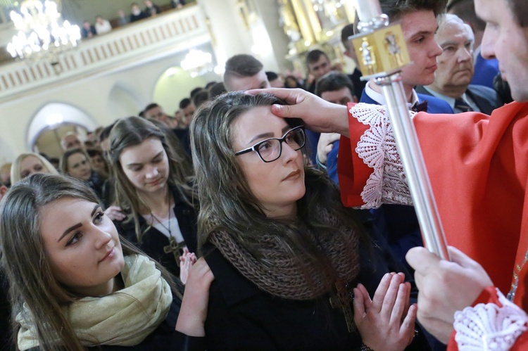 Bierzmowanie w par. św. Jadwigi w Dębicy