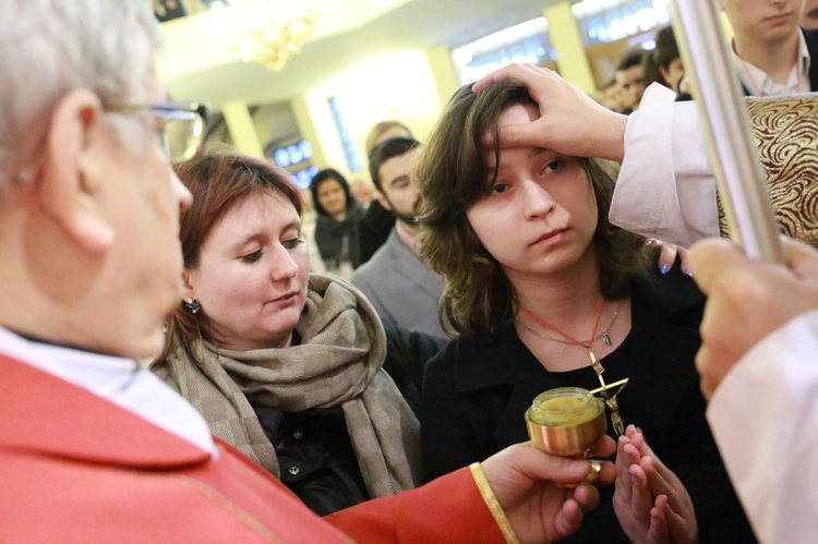 Bierzmowanie w par. Świętego Krzyża i MB Bolesnej w Dębicy