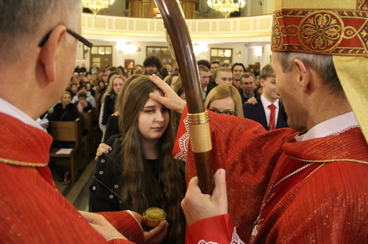 Bierzmowanie w par. MB Anielskiej w Dębicy