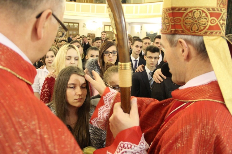 Bierzmowanie w par. MB Anielskiej w Dębicy