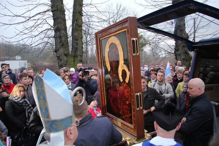 Powitanie ikony MB Częstochowskiej w Rybnie