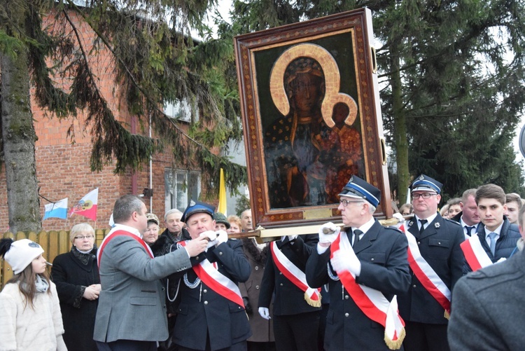 Powitanie ikony MB Częstochowskiej w Giżycach