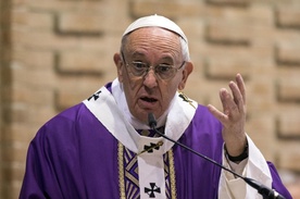 Papież: Problem polega na tym, aby nie przywyknąć do życia w złu
