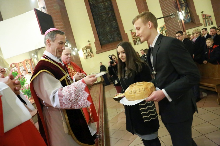 Bierzmowanie w par. pw. Miłosierdzia Bożego w Brzesku