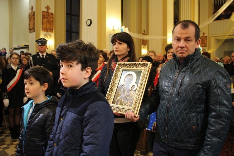 Powitanie ikony MB Częstochowskiej w Młodzieszynie