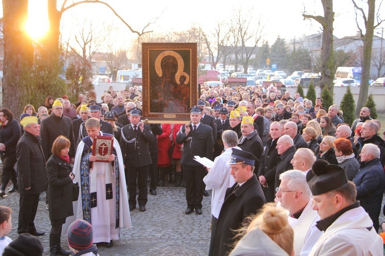 Powitanie ikony MB Częstochowskiej w Młodzieszynie