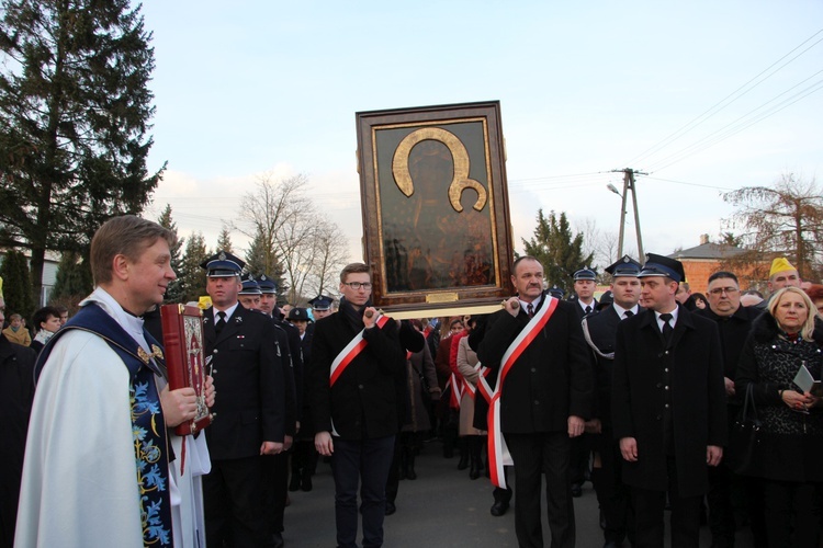 Powitanie ikony MB Częstochowskiej w Młodzieszynie